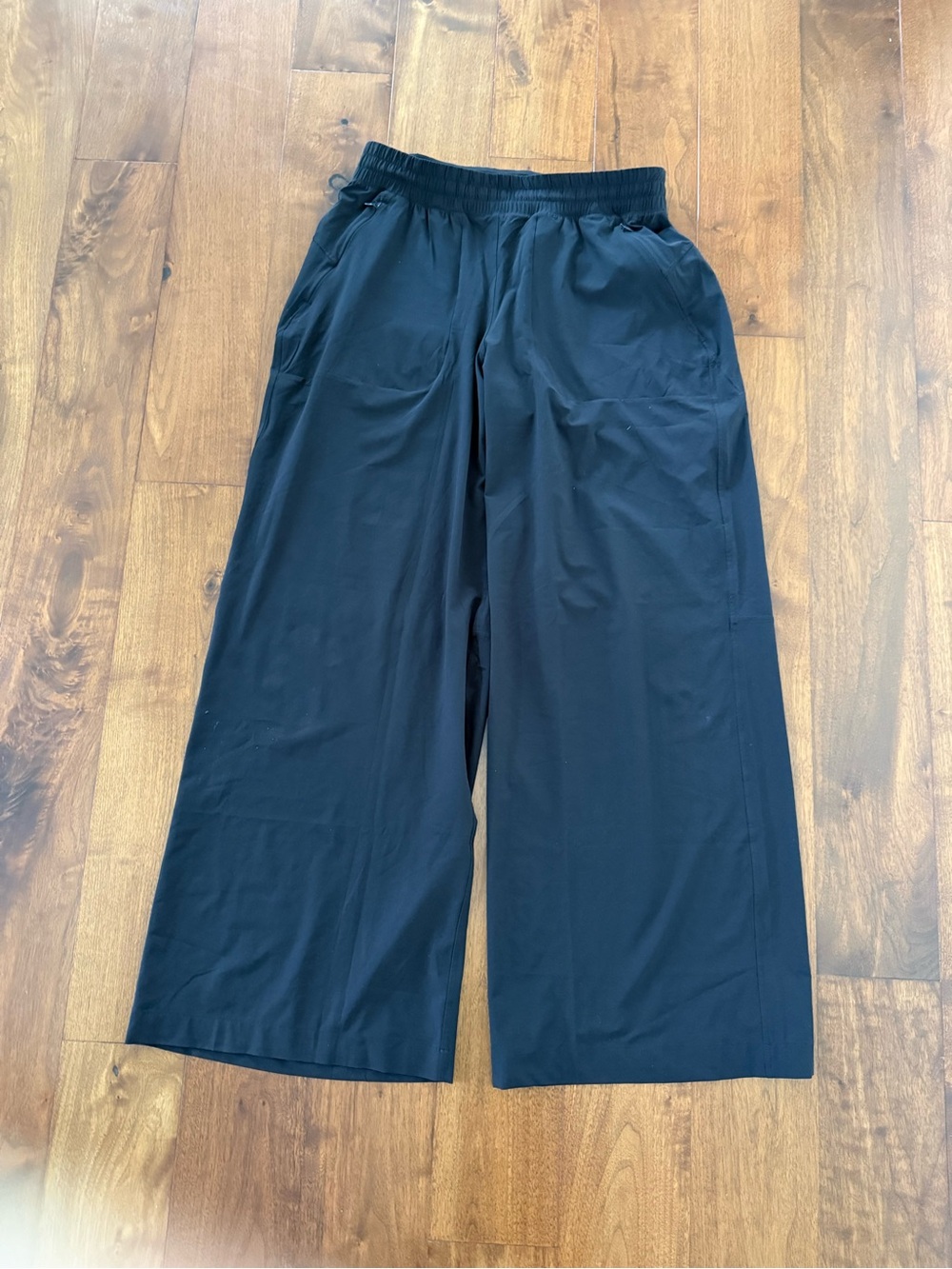 Lululemon Swift Mid-rise Wide-Leg Pants in Black - Picture 4 of 9